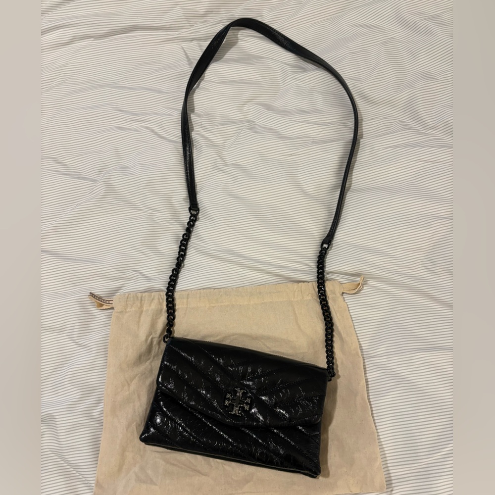Authentic Tory Burch Kira Chevron Chain Wallet in Black - Pave Crystal T Logo